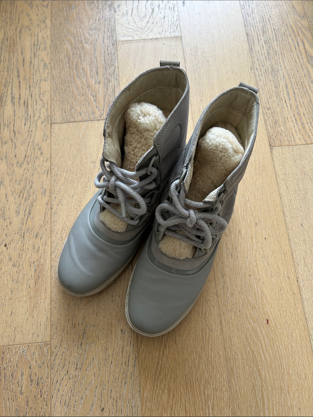 SOREL Women's Gray Lace-Up Shearling-Lined Ankle Boots